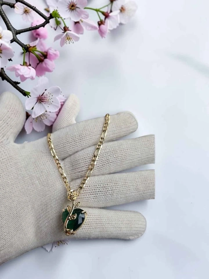 Emerald Green Heart Pendant Necklace Gold Leaf Vine Design - photo 2