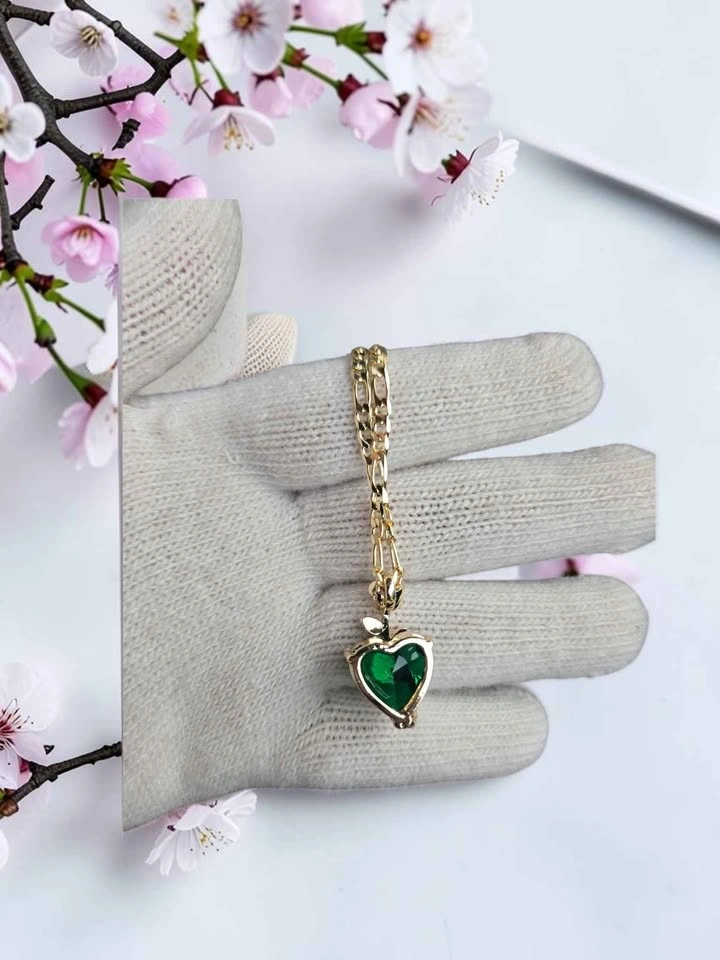 Emerald Green Heart Pendant Necklace Gold Leaf Vine Design - photo 4