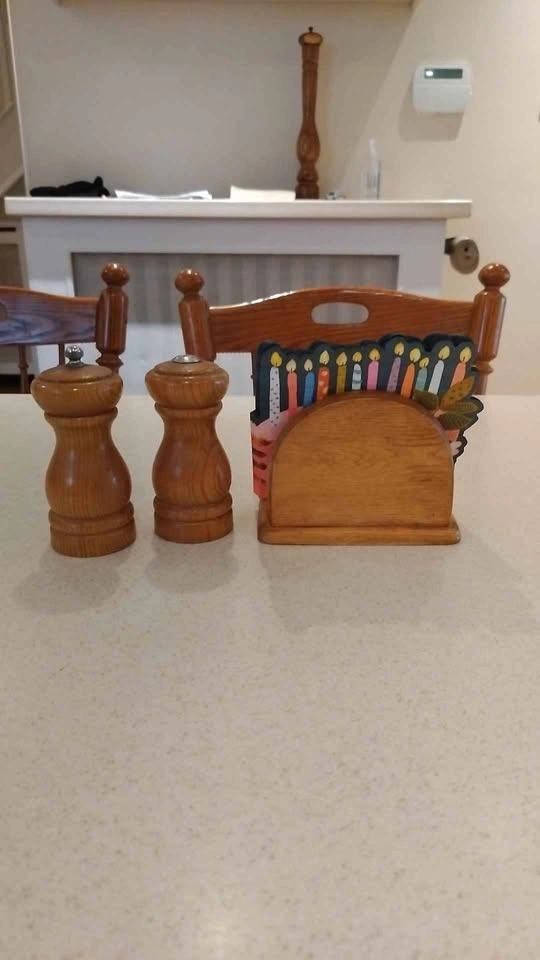 Oak Salt and Pepper Shakers and Napkin Holder Set - photo 2