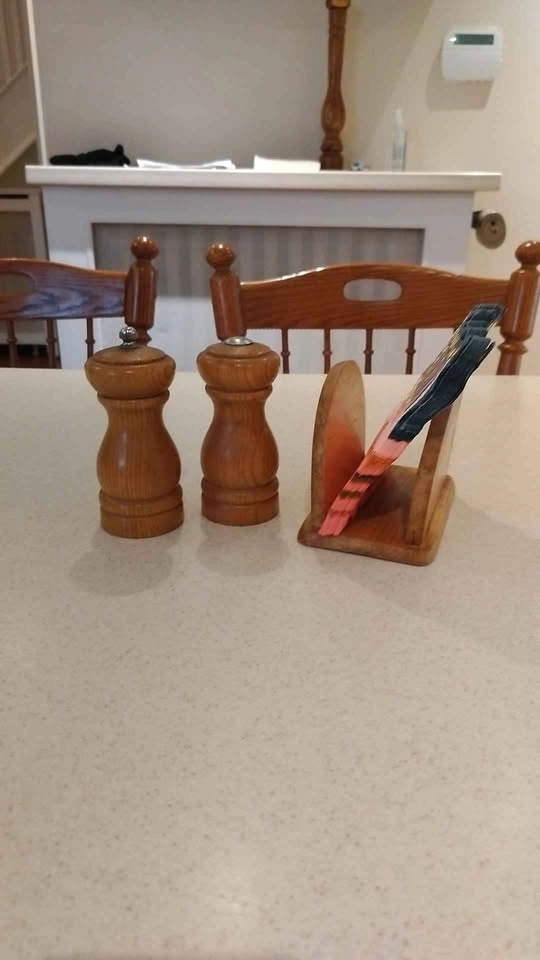 Oak Salt and Pepper Shakers and Napkin Holder Set - photo 3