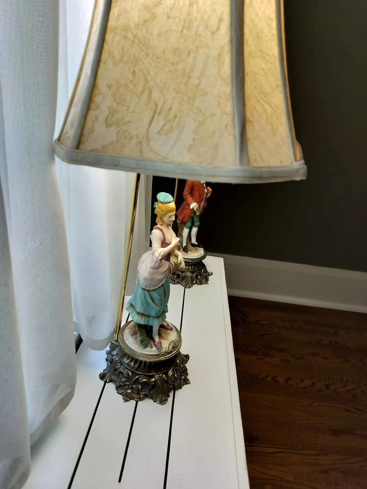 Pair of Vintage Porcelain Figurine Table Lamps - photo 4