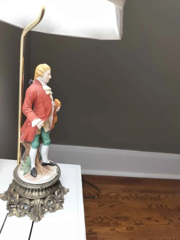 Pair of Vintage Porcelain Figurine Table Lamps - photo 5