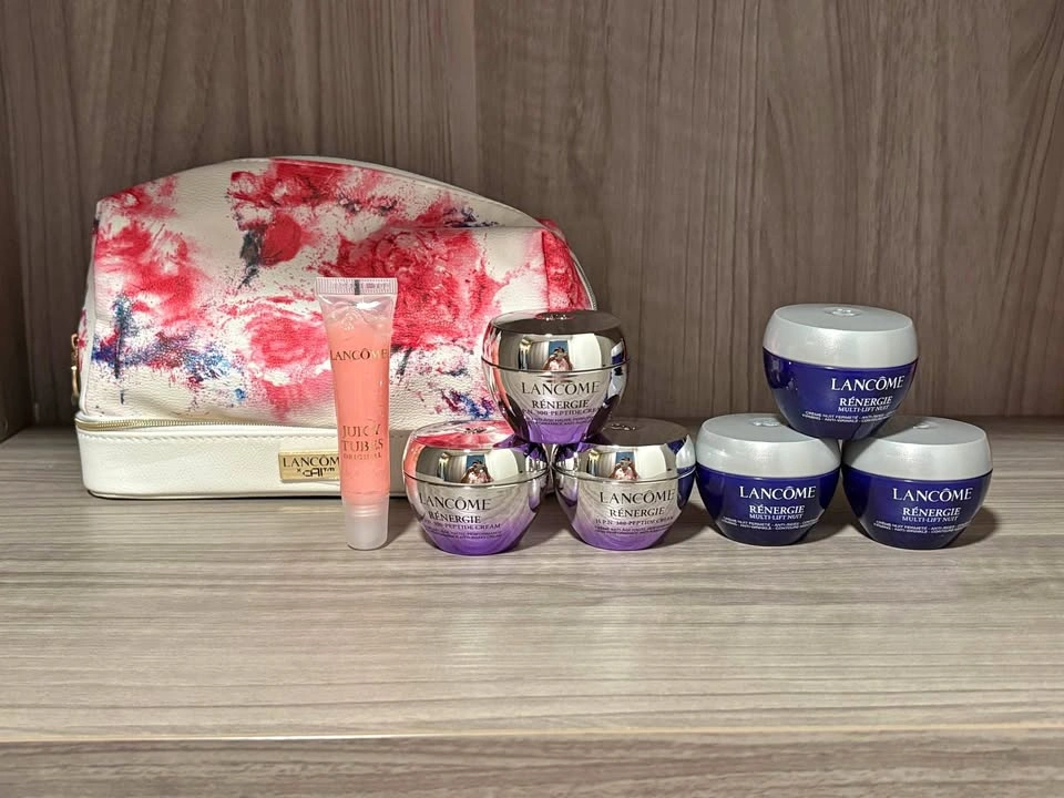 Lancôme Rénergie Skincare Set with Lip Gloss and Pouch