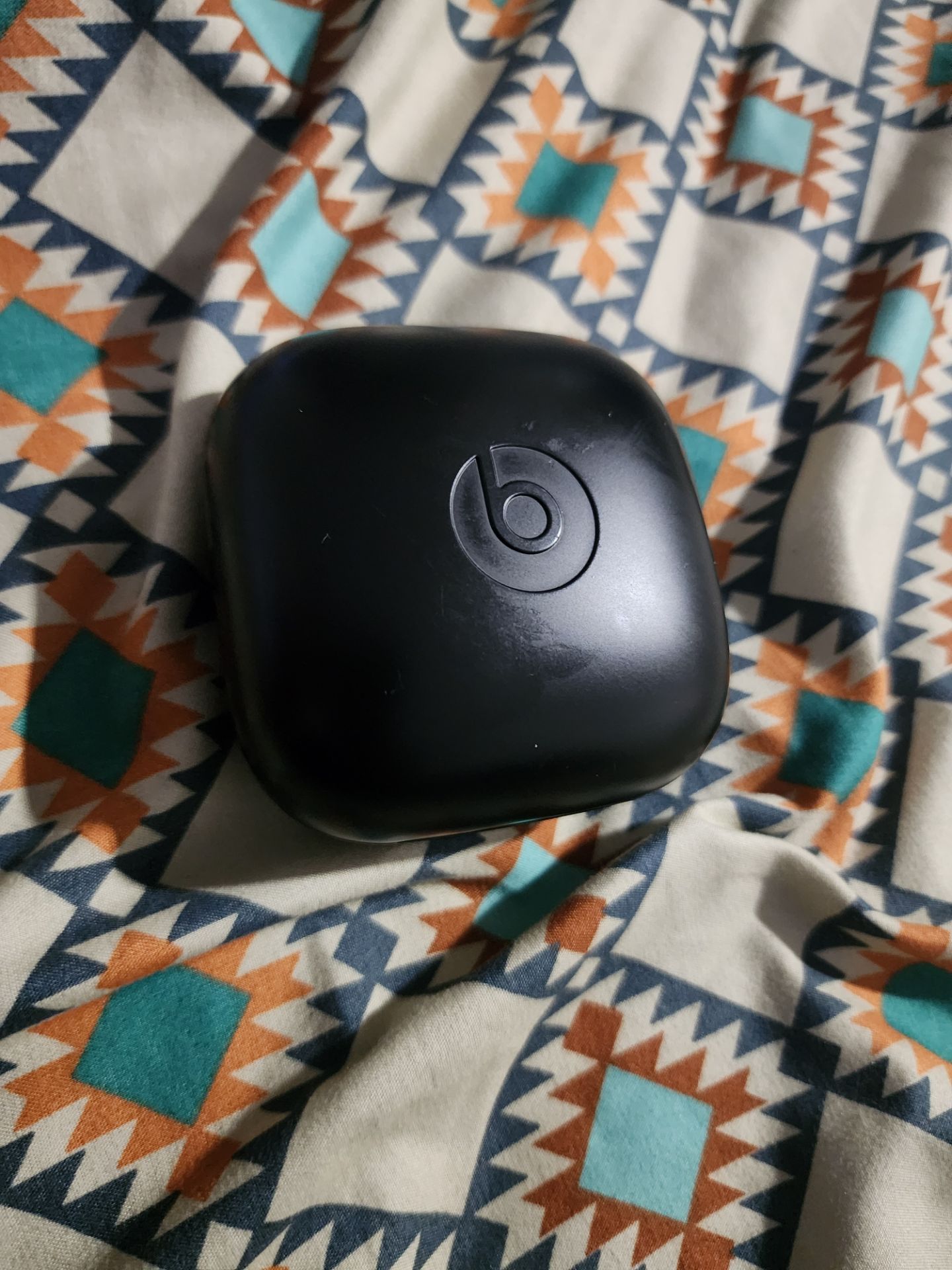 Beats headphones - photo 2