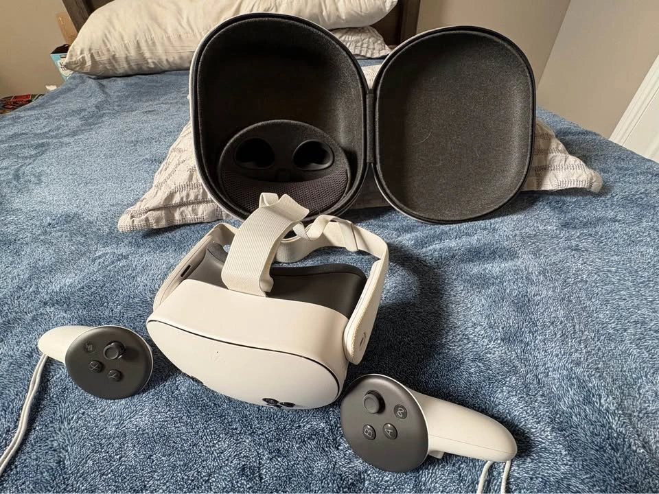 Meta Quest 3S 256GB VR Headset – Like New, Barely Used + Box