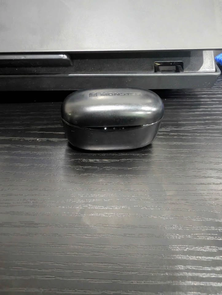 Monster Wireless Achieve Airlinks 300 - photo 4