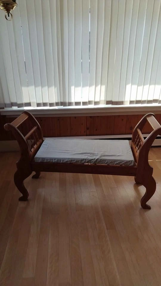 Vintage Wooden Sleigh Bench with Padded Seat - photo 3