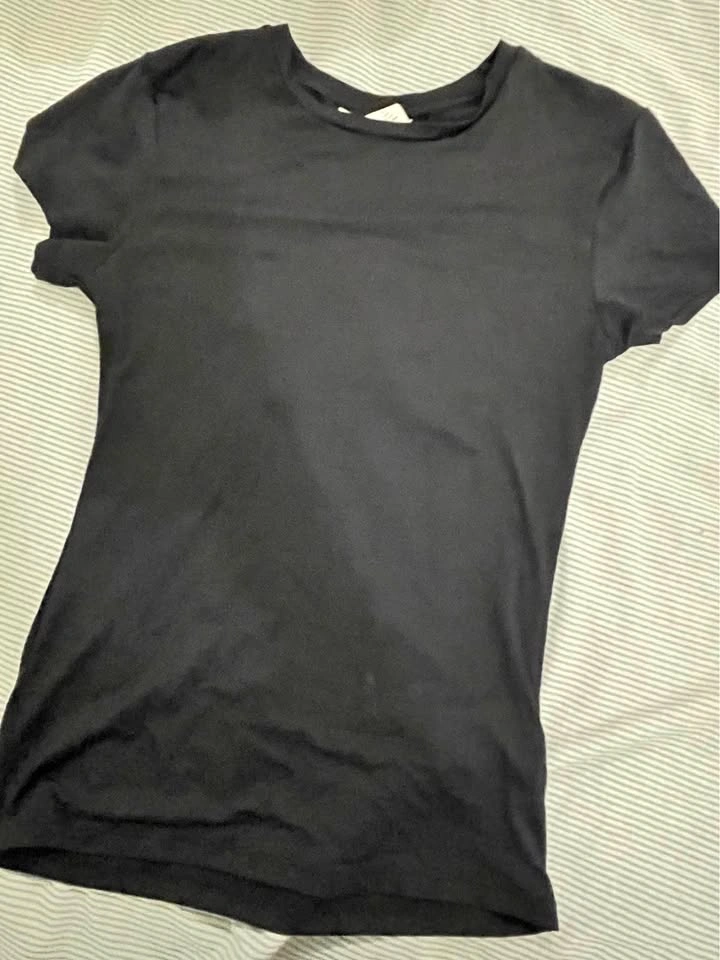 H&M black t shirt