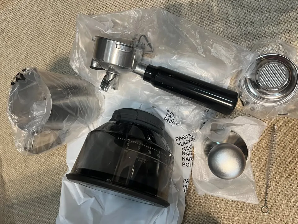 Espresso Machine w/ Grinder & Milk Frother, 2.8L Tank image indicator(7)