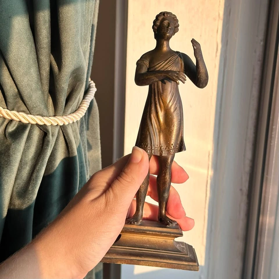 Antique Grand Tour Cast Bronze Statuette – Classical Greek Roman - photo 2
