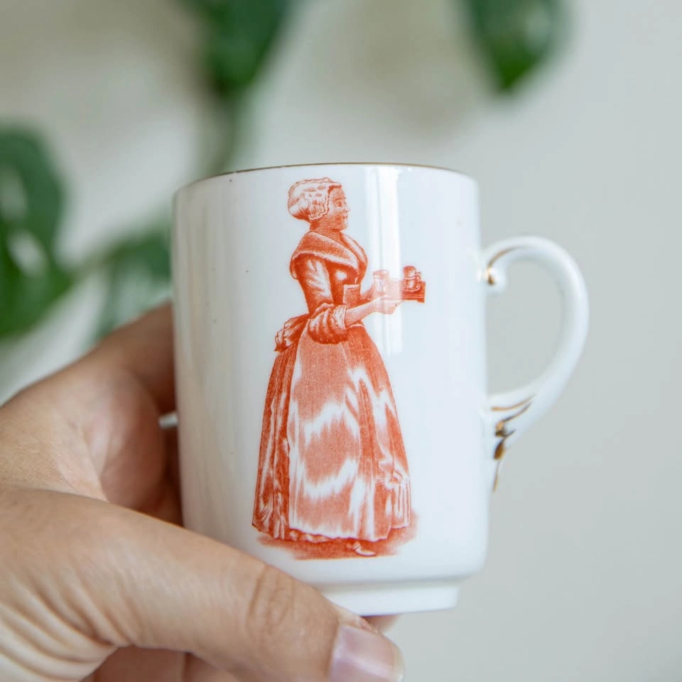 Antique Walter Baker & Co. Cocoa Mug – La Belle Chocolatière - photo 2