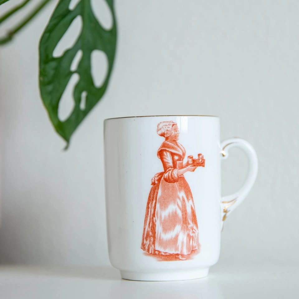 Antique Walter Baker & Co. Cocoa Mug – La Belle Chocolatière - photo 3