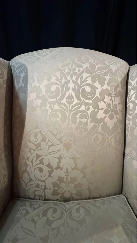 Traditionally upholstered queen Ann-styled arm chairs - photo 3