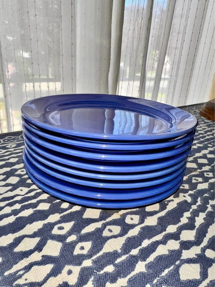 8 Dessert Plates