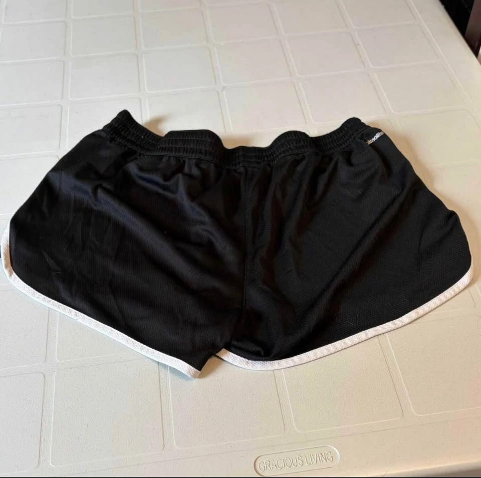 Women’s adidas Shorts Size Large - photo 2