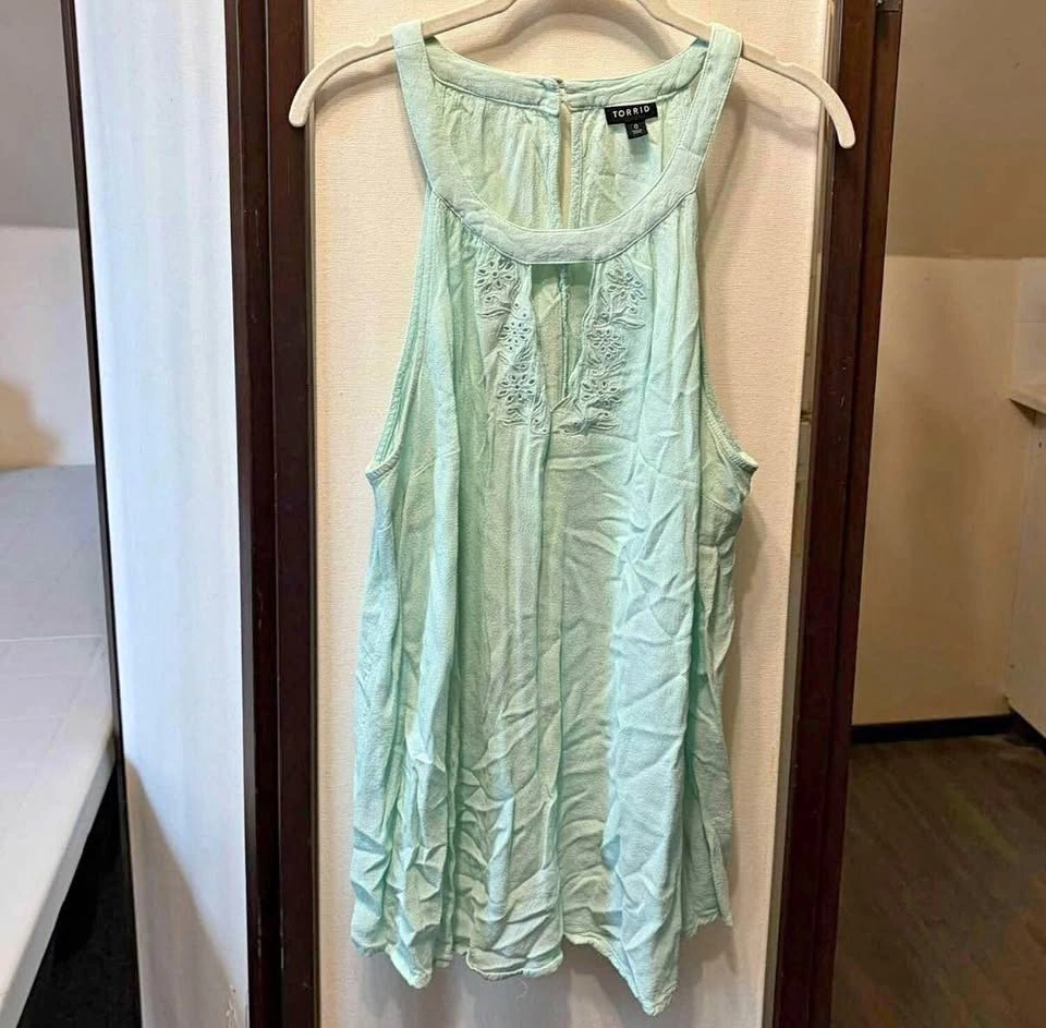 Women’s Torrid Shirts Size 0/XL (SEE ALL PHOTOS)