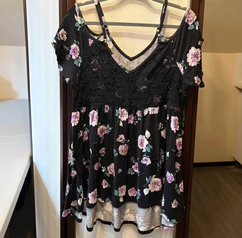 Women’s Torrid Shirts Size 0/XL (SEE ALL PHOTOS) - photo 2
