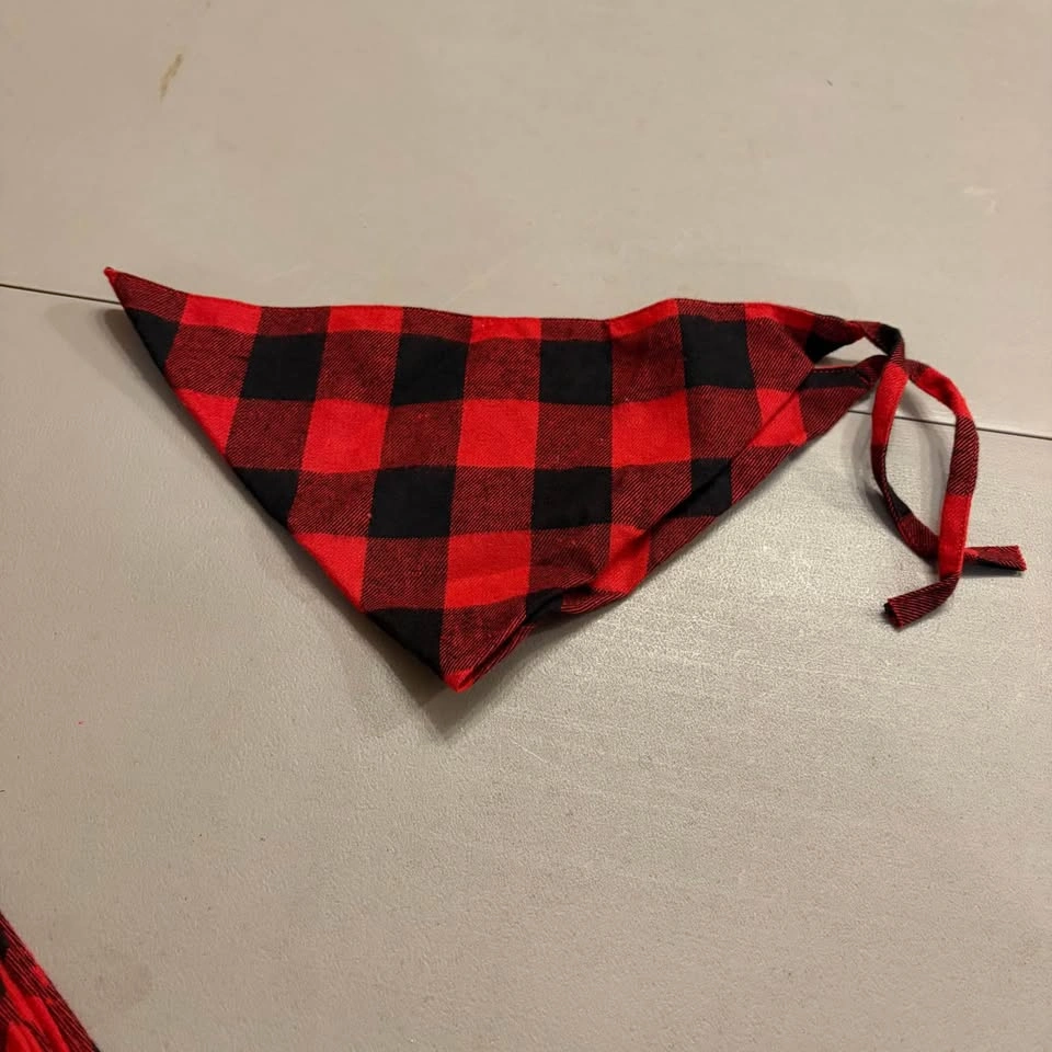 -NEW!!! 16” Red and Black Buffalo Plaid Pet Bandana - photo 2
