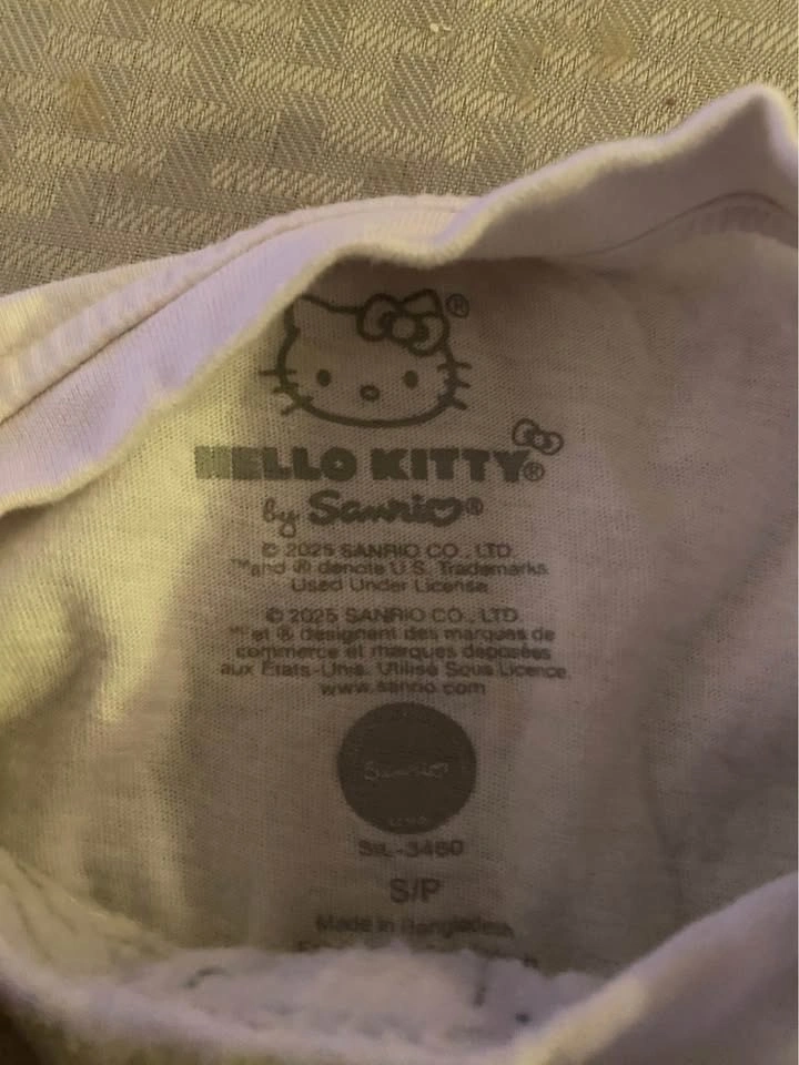 Hello Kitty by Sanrio white leopard print t-shirt S/P - photo 2