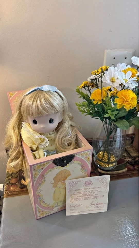 Precious Moments The Voice of Spring Musical Jack-In-The-Box