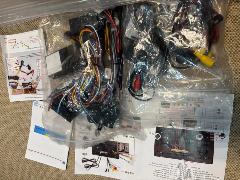 9" Android 13 Car Stereo w/ GPS, CarPlay, Backup Cam image indicator(8)