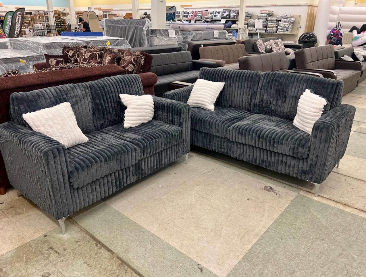 🛋 SOFA & LOVESEAT SET – $588 🔥