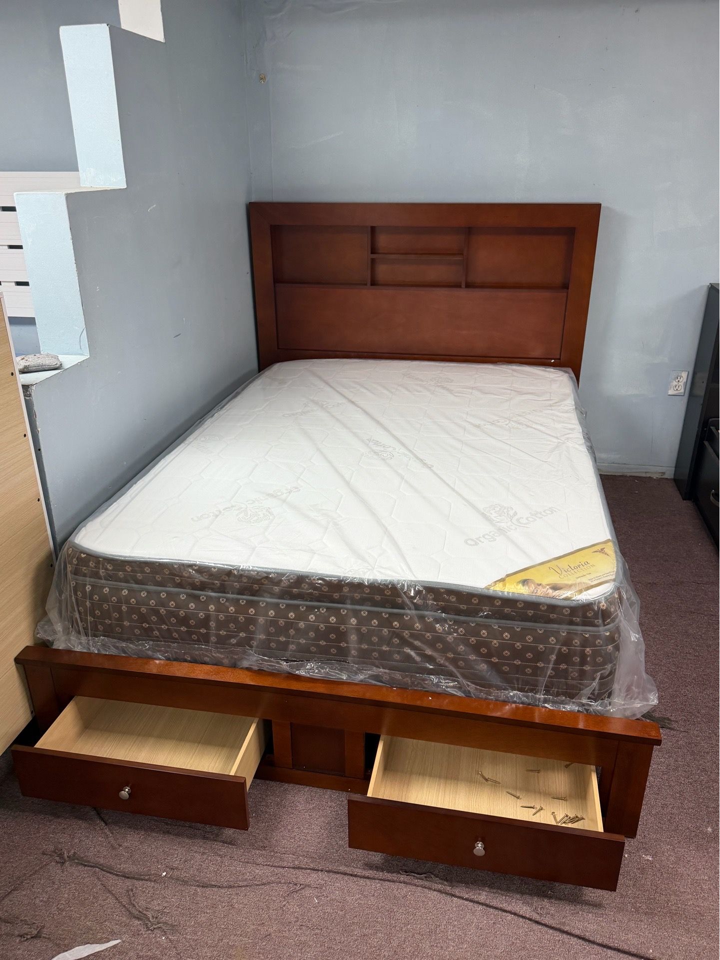 Solid Wood Platform Bed & Mattress Bundle - photo 2