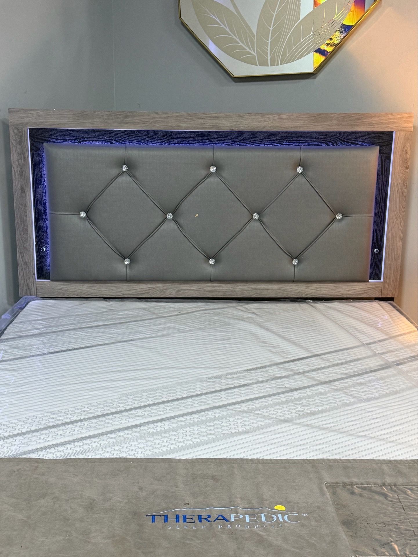 Amazing Savings! Complete Set Bedroom Just $898 - photo 2