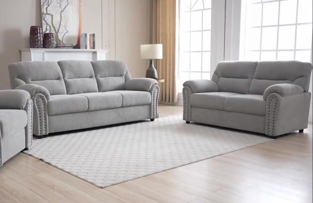 🛋 SOFA & LOVESEAT SET – $698🔥