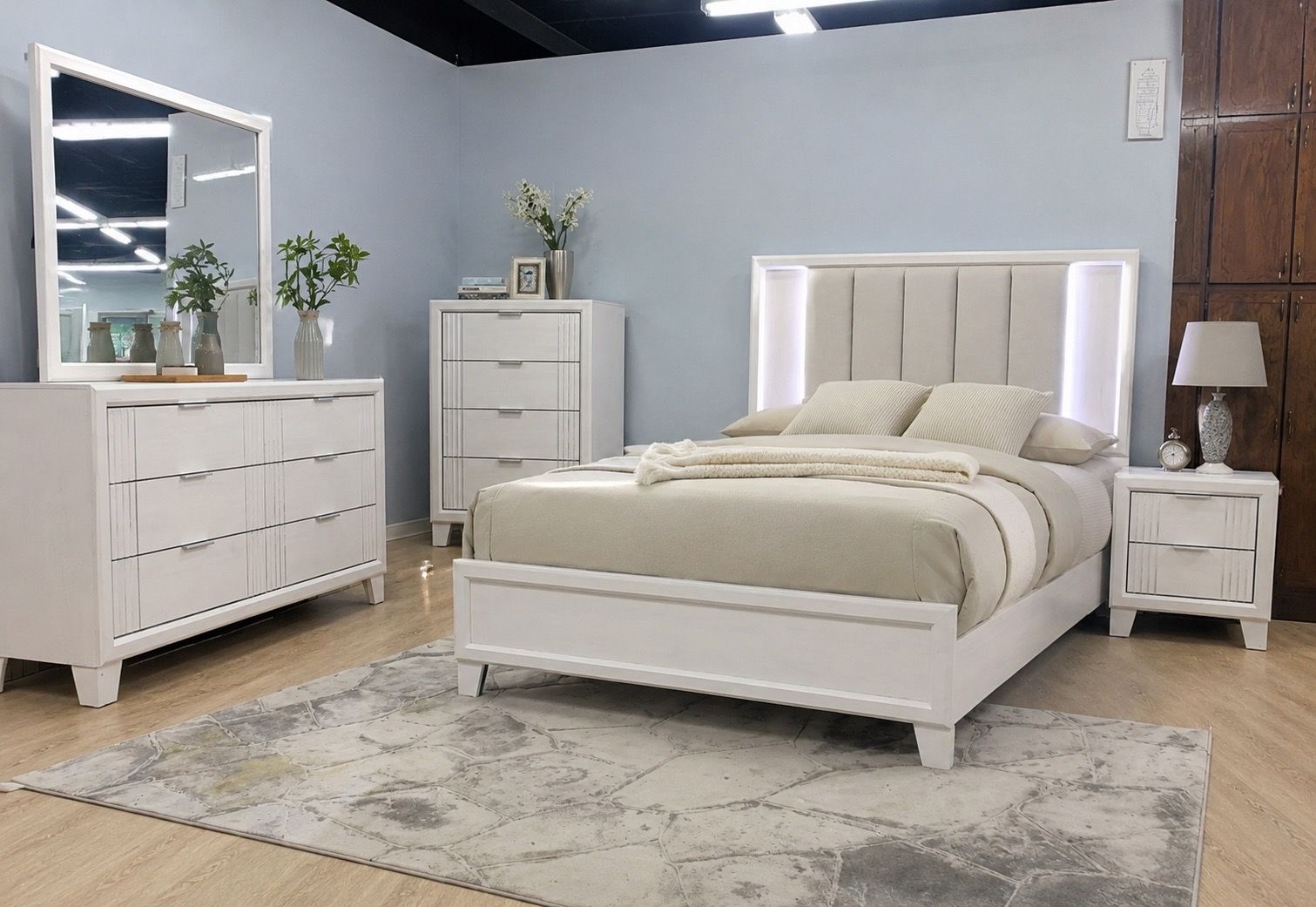 Amazing Savings! 5-Piece Bedroom Set Now On Sale!!