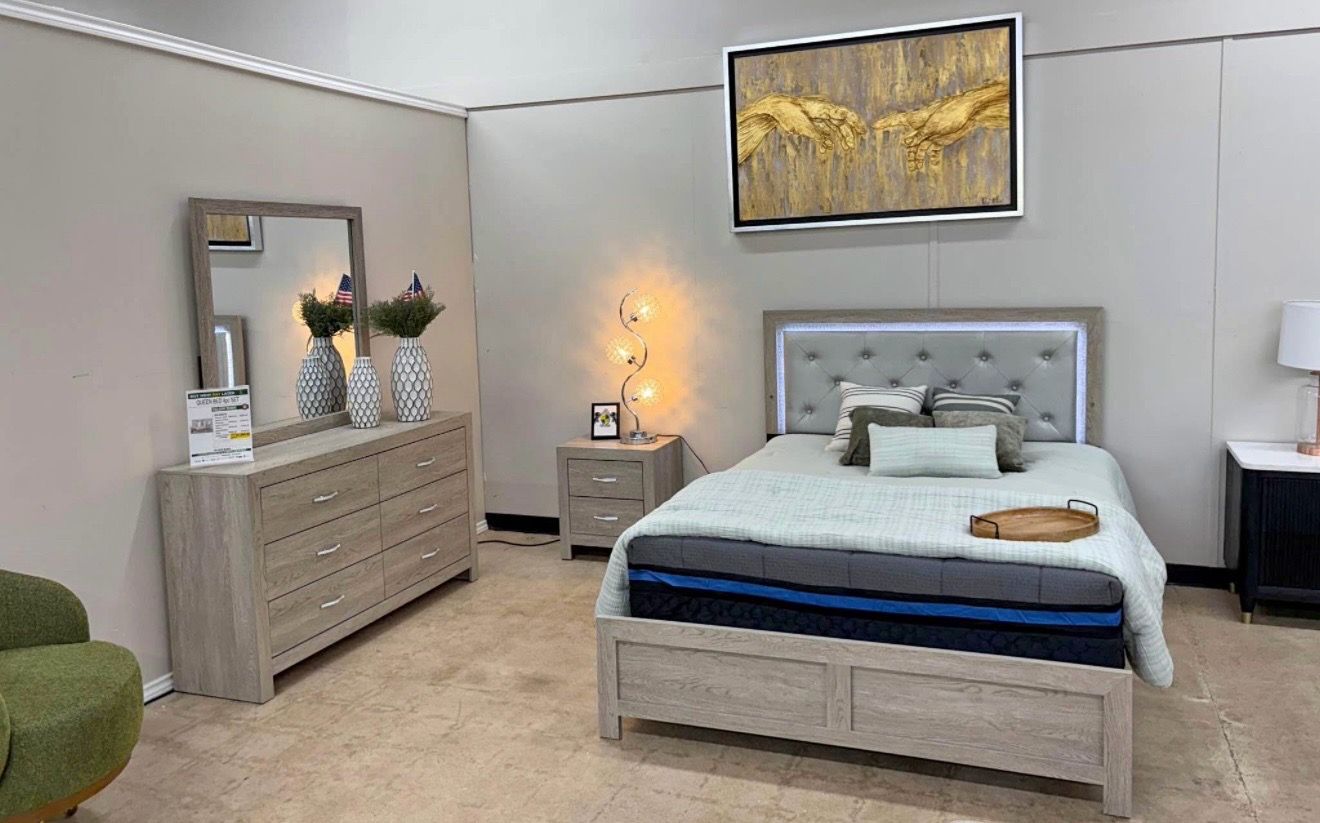 Full or Queen Size Bed With Dresser, Mirror, and Night Stand