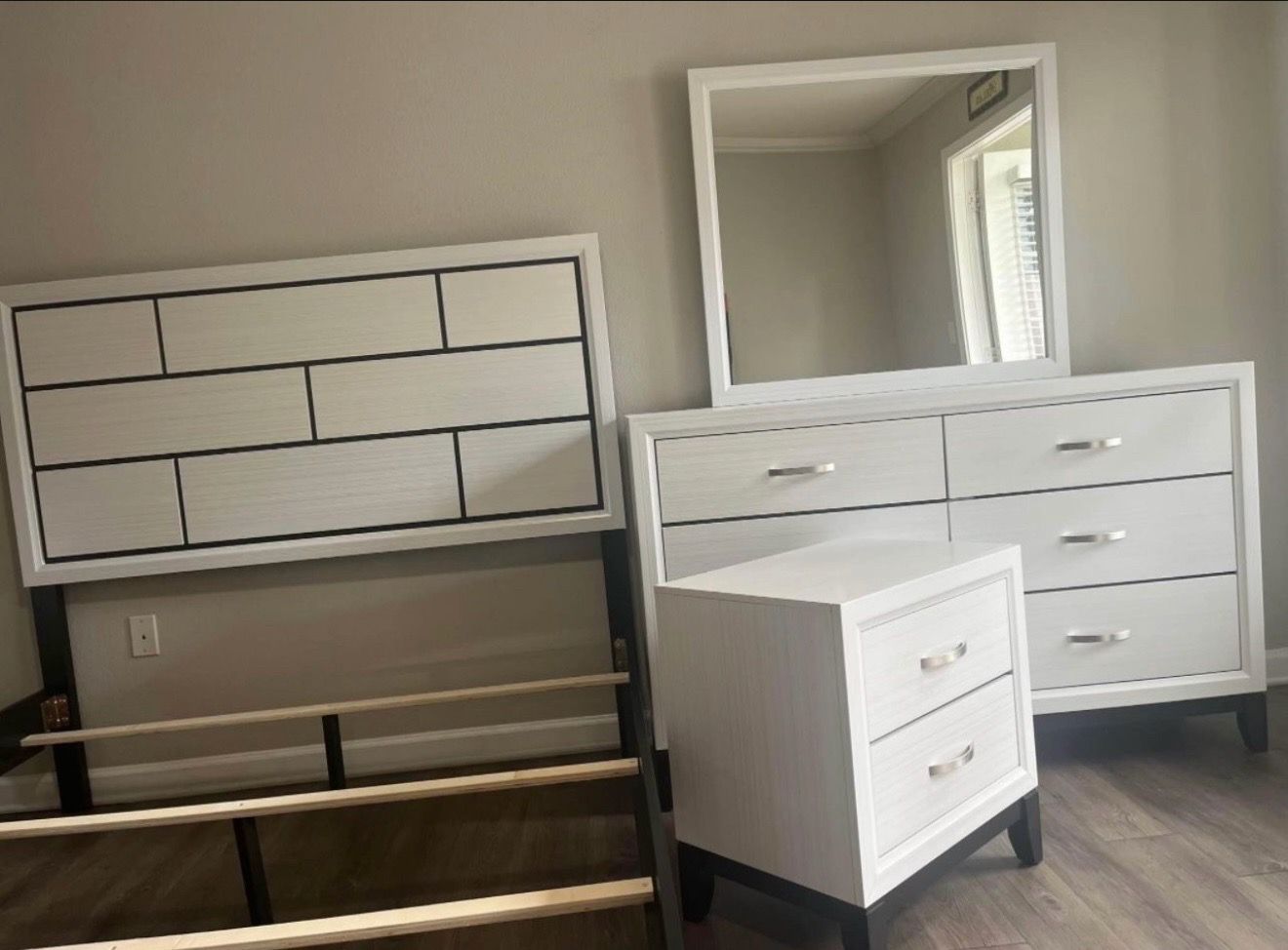 Full or Queen Size Bed With Dresser, Mirror, and Night Stand - photo 2