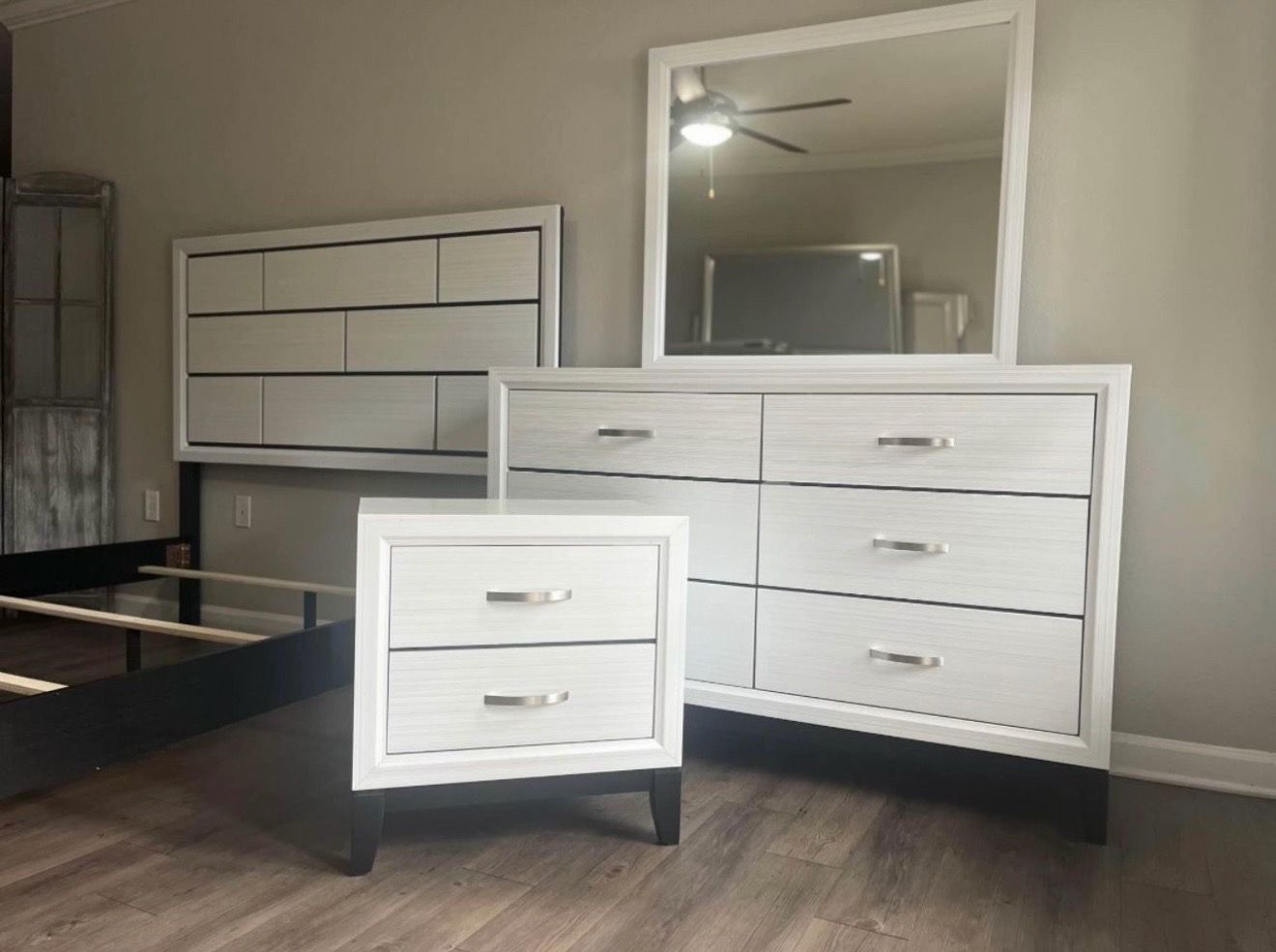 Full or Queen Size Bed With Dresser, Mirror, and Night Stand - photo 3