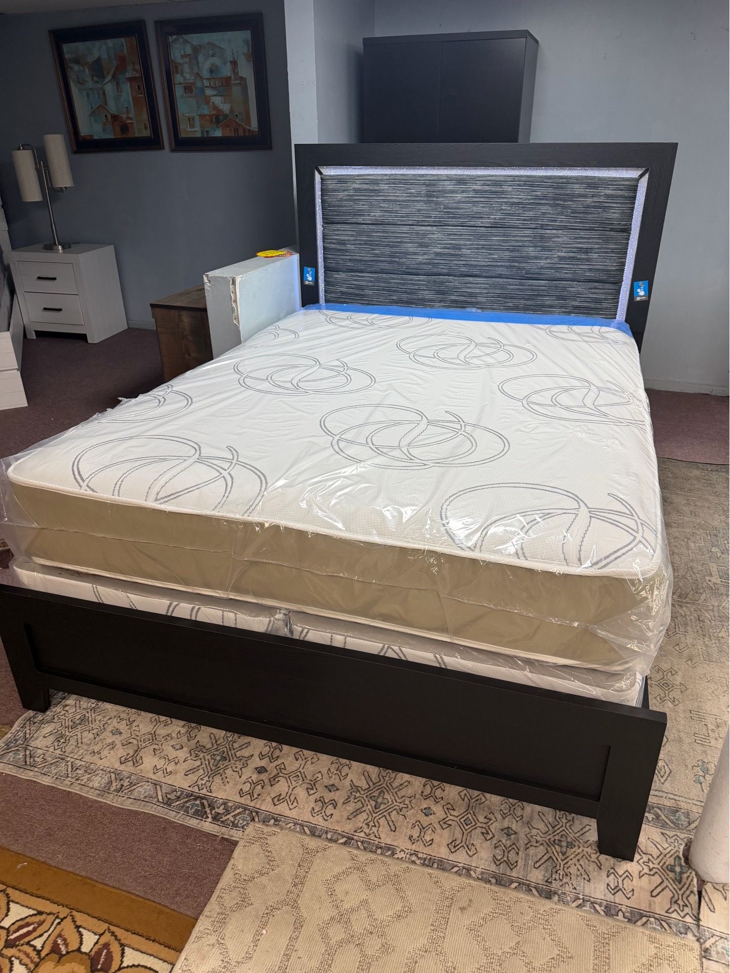 LED Bed & Mattress Set - Full or Queen - photo 2