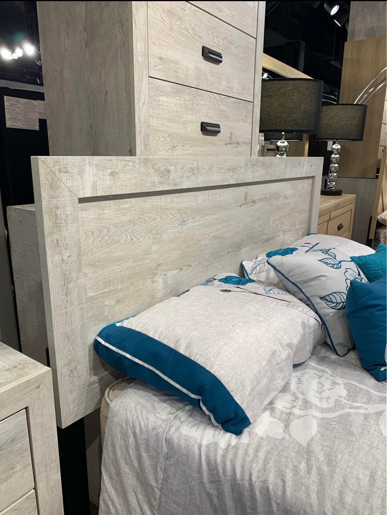 GORGEOUS, STURDY Bedroom Set at an AMAZING PRICE! - photo 2