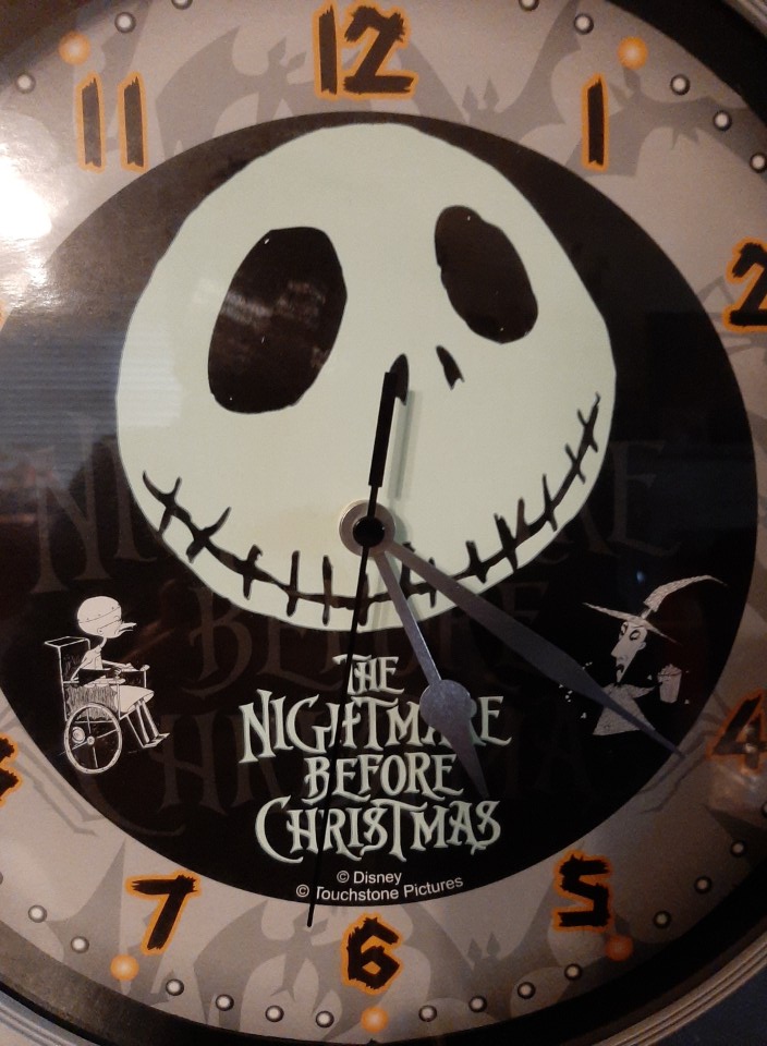 Nightmare Before Christmas Glow in the Dark Clock - photo 2