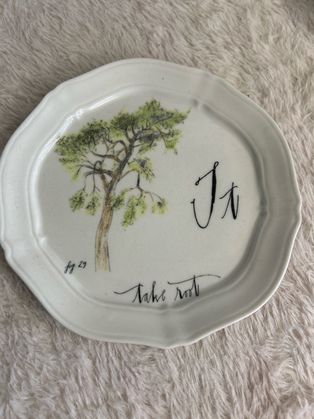 Anthropologie Linea Carta Monogram Canapé Letter Plates - photo 5