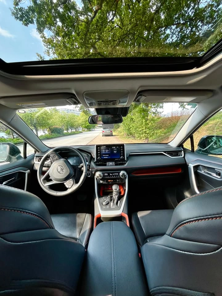 2021 Toyota RAV4 Trail Edition - photo 2