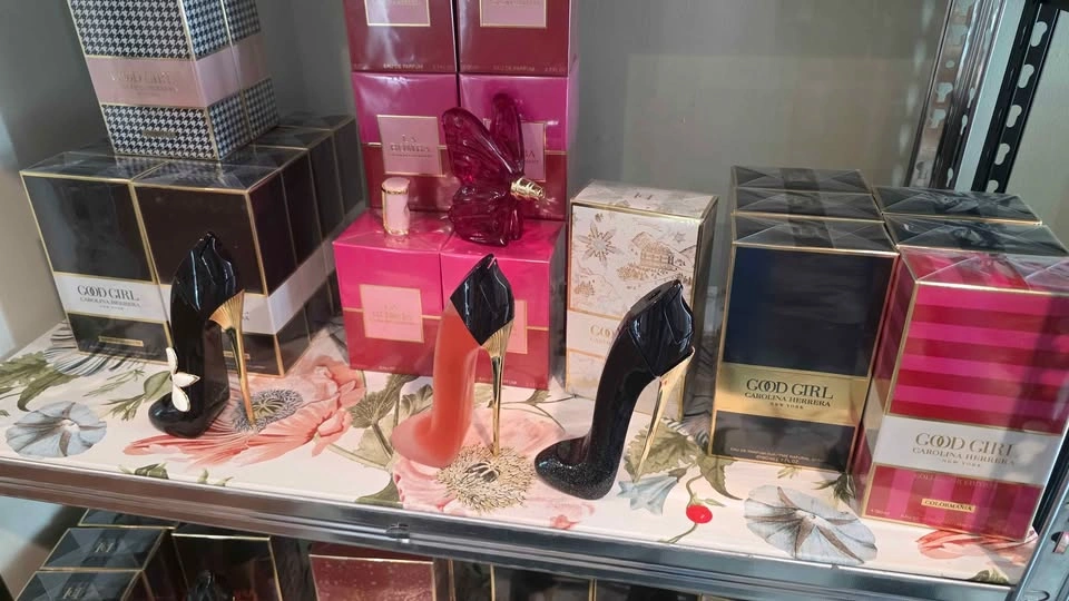 Perfumes - photo 3