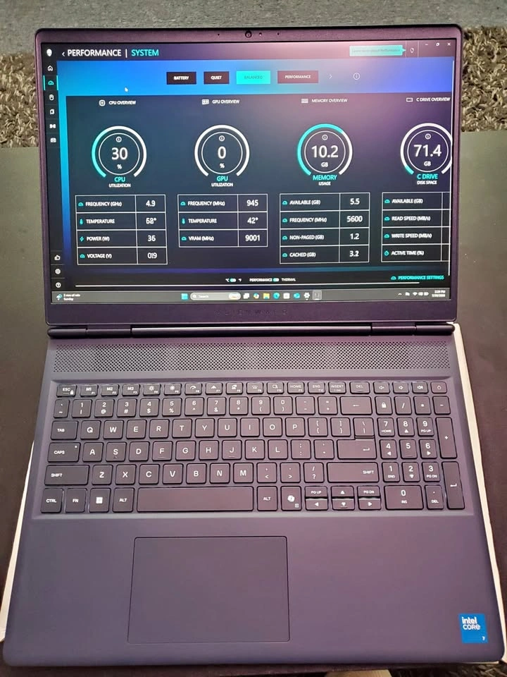 Alienware 16 Aurora, i7, 1tb, 16gb RTX 5060