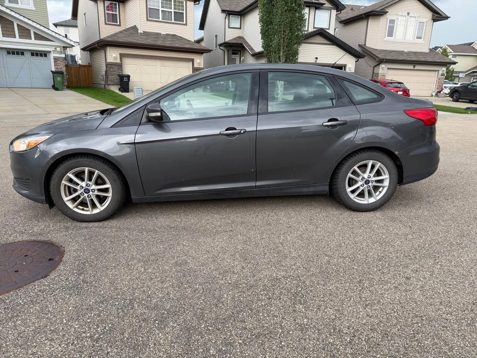 2016 Ford Focus SE - photo 2