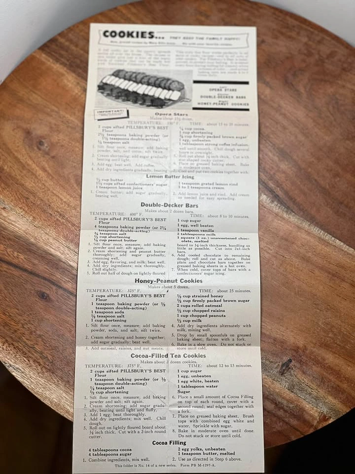 Vintage 1943 Pillsbury "Thrift Star" Recipe & Premium Pamphlet - photo 2