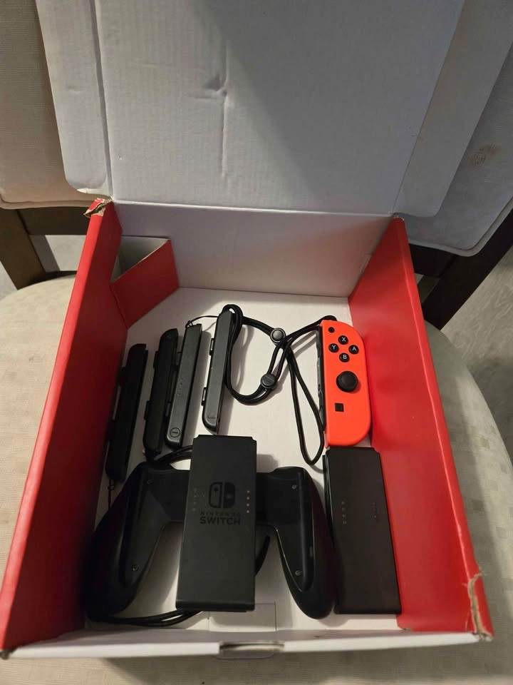Nintendo Switch Bundle w/ 256GB SD Card + Games + New Controller - photo 2