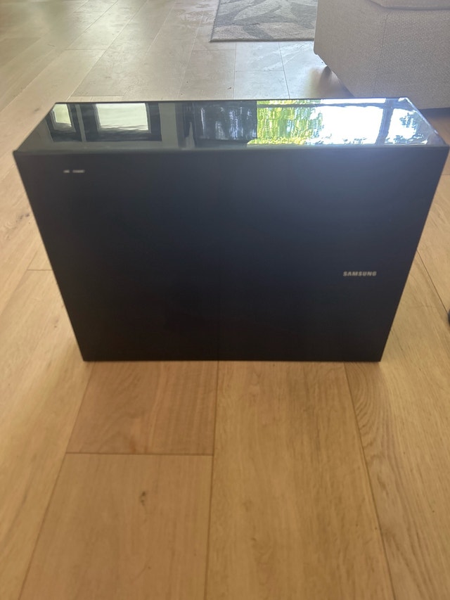 Samsung Soundbar + Wireless Subwoofer – HW-F550 - photo 2