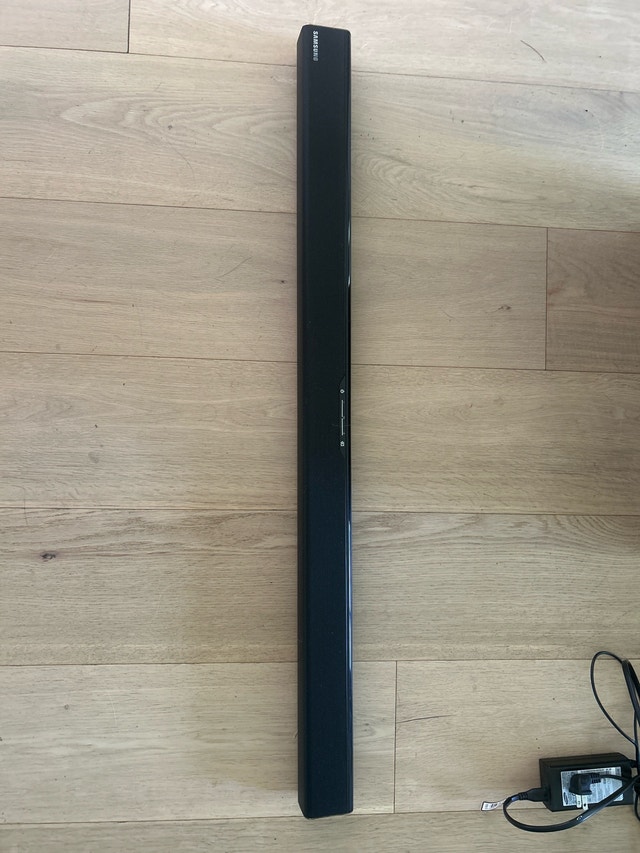 Samsung Soundbar + Wireless Subwoofer – HW-F550 - photo 3
