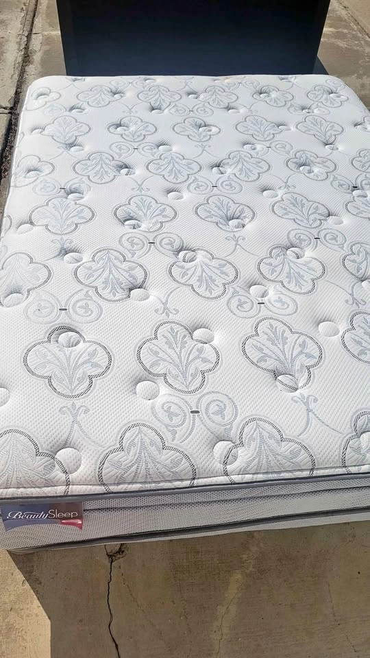 Queen Mattress and Box Spring Set