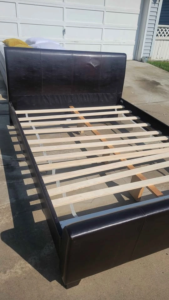 Queen Leather Platform Bed Frame - photo 2