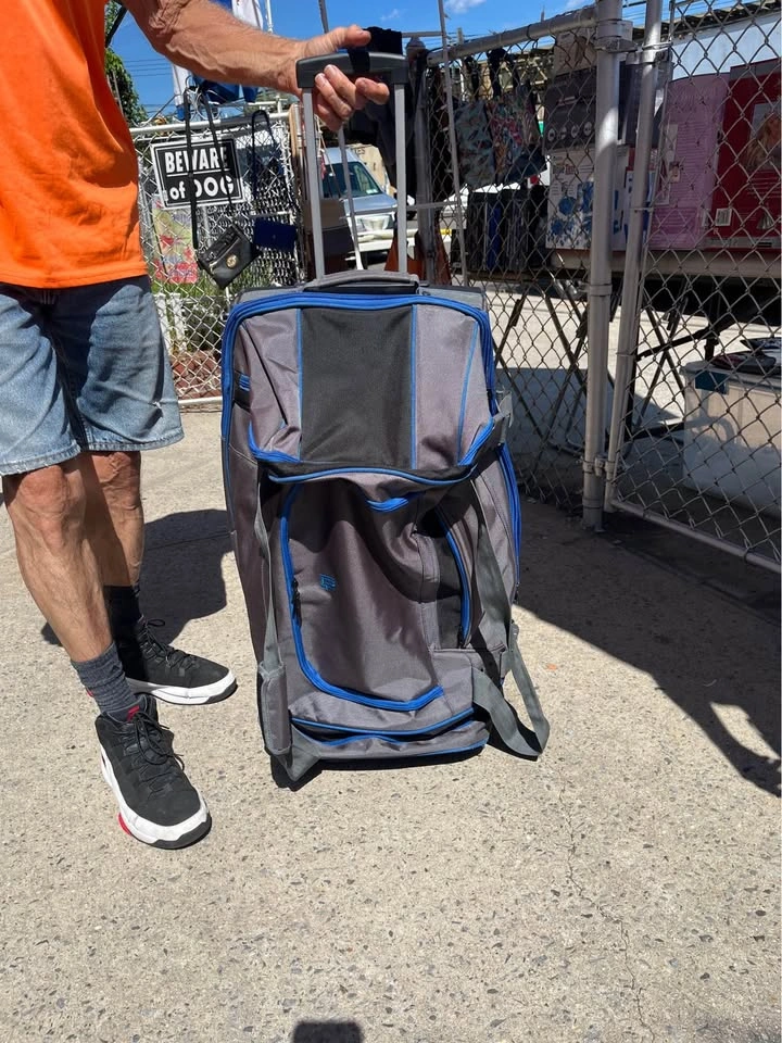 Ful Large Rolling Duffel Bag with Telescoping Handle - photo 3