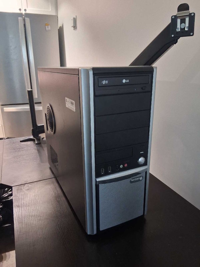 PC + 3 1080p Asus monitors, Intel i7 4770, Nvidia P400 Quadro