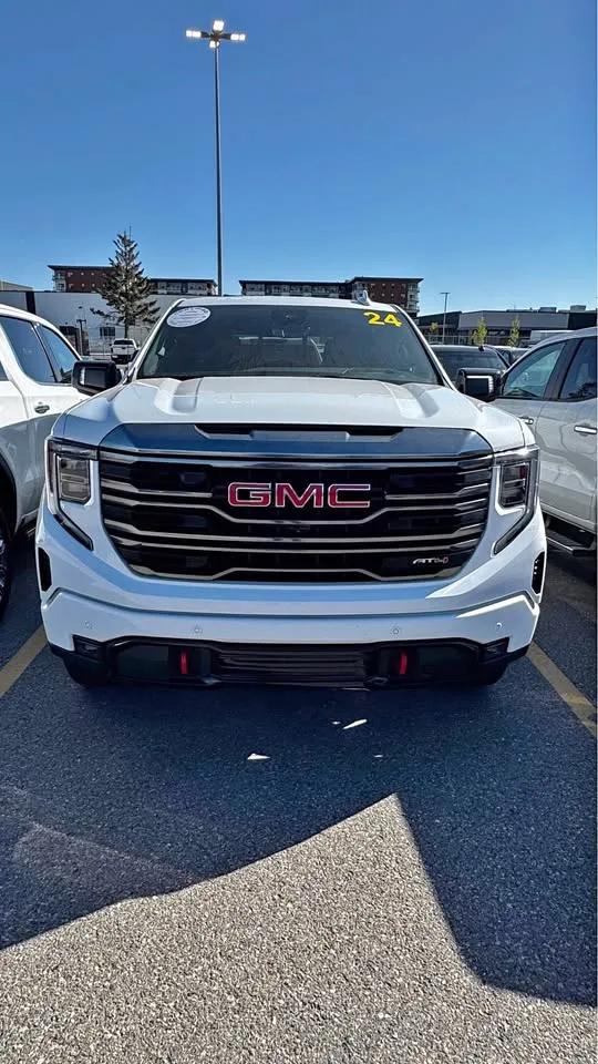 2024 GMC Sierra 1500 AT4 thumbnail